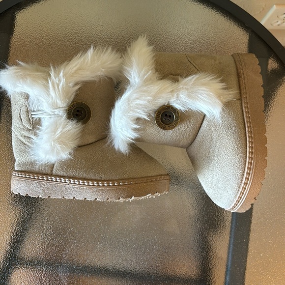 NWOT China Buttons City Toddler Winter Faux Fur Boots Size 25 - Picture 7 of 10